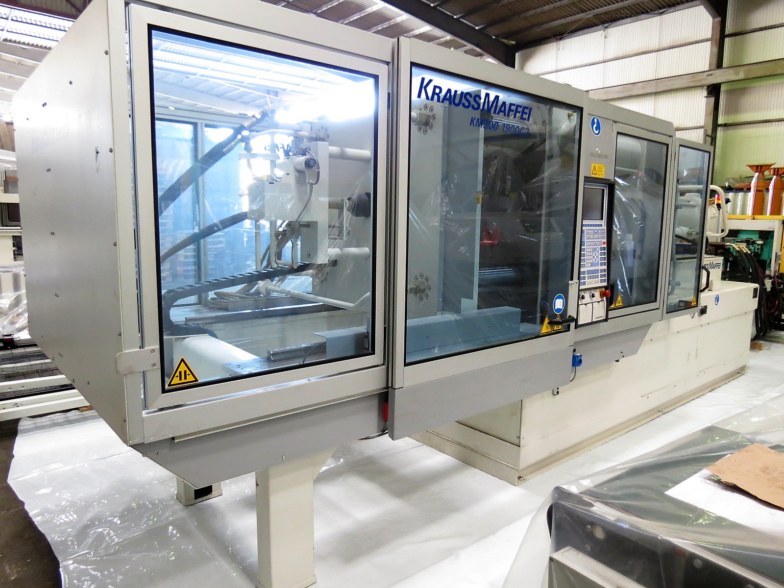 KRAUSS MAFFEI KM 300-1900 C2 incl. KM Robot System