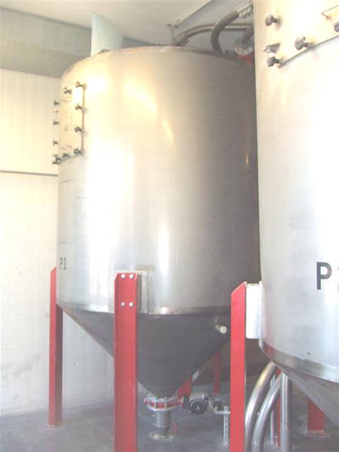 Materialbehälter aus V2A , 6000 Liter Inhalt. Preis auf Anfrage 