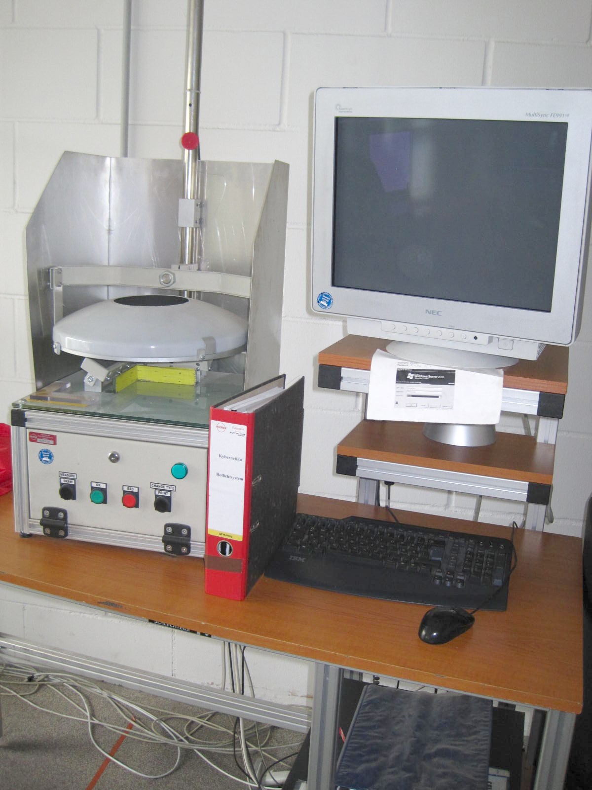 Kamera Testsystem Kybernetika f. Gehäuseteile  mit Kamera + Beleuchtungssystem + Rechner Bj. 2004