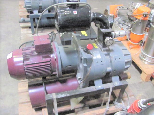 Vakuumpumpe    5,5 KW  210m³/h 450 mbar  Bj. 2005