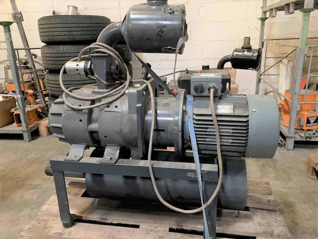 Vakuumpumpe    5,5 KW  210m³/h 450 mbar  Bj. 2001 Revision 2017