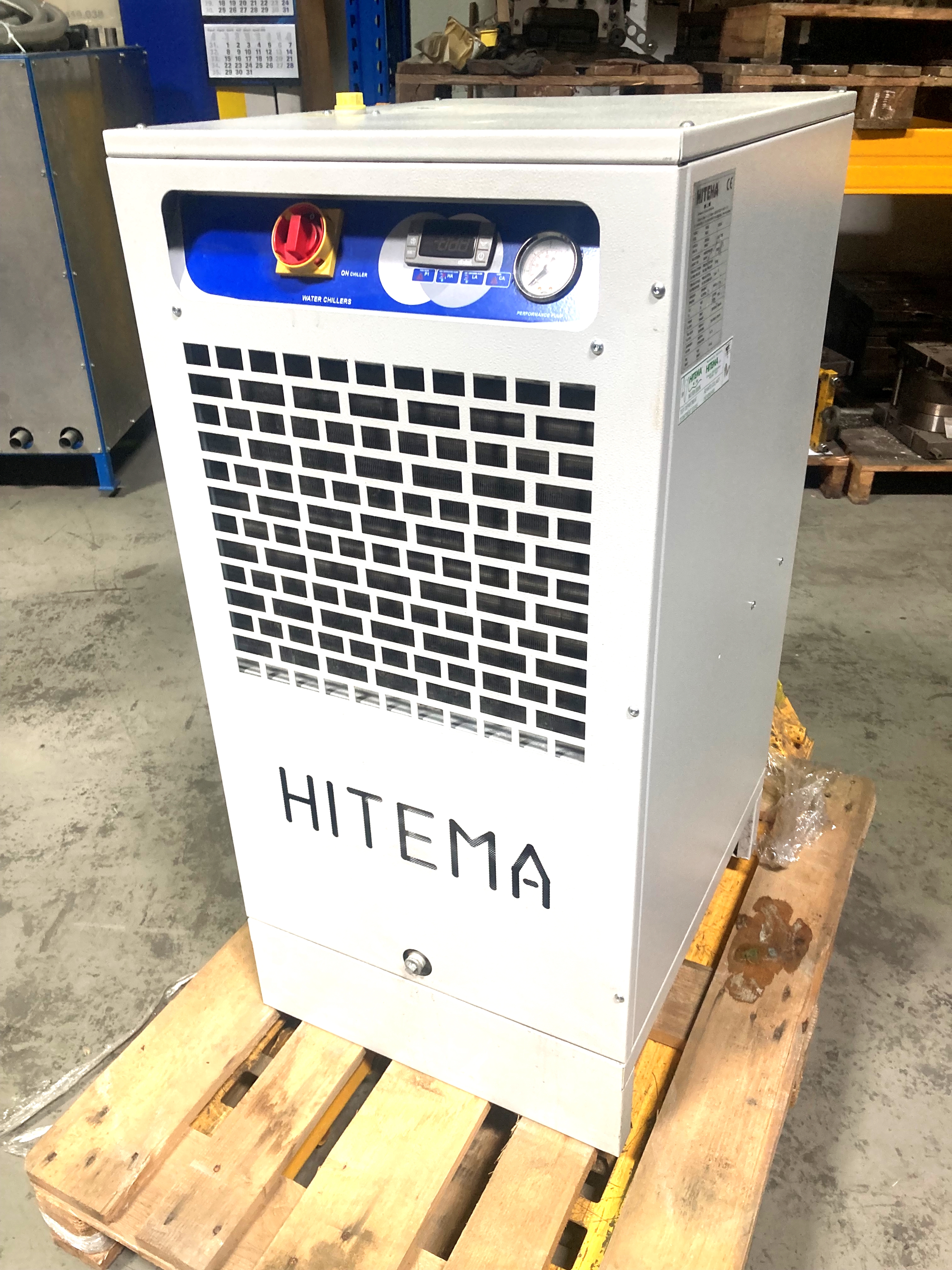 Hitema ESE 003   luftgekühlt        4 KW    Kälteleistung   Pumpe und Tank Baujahr 2011