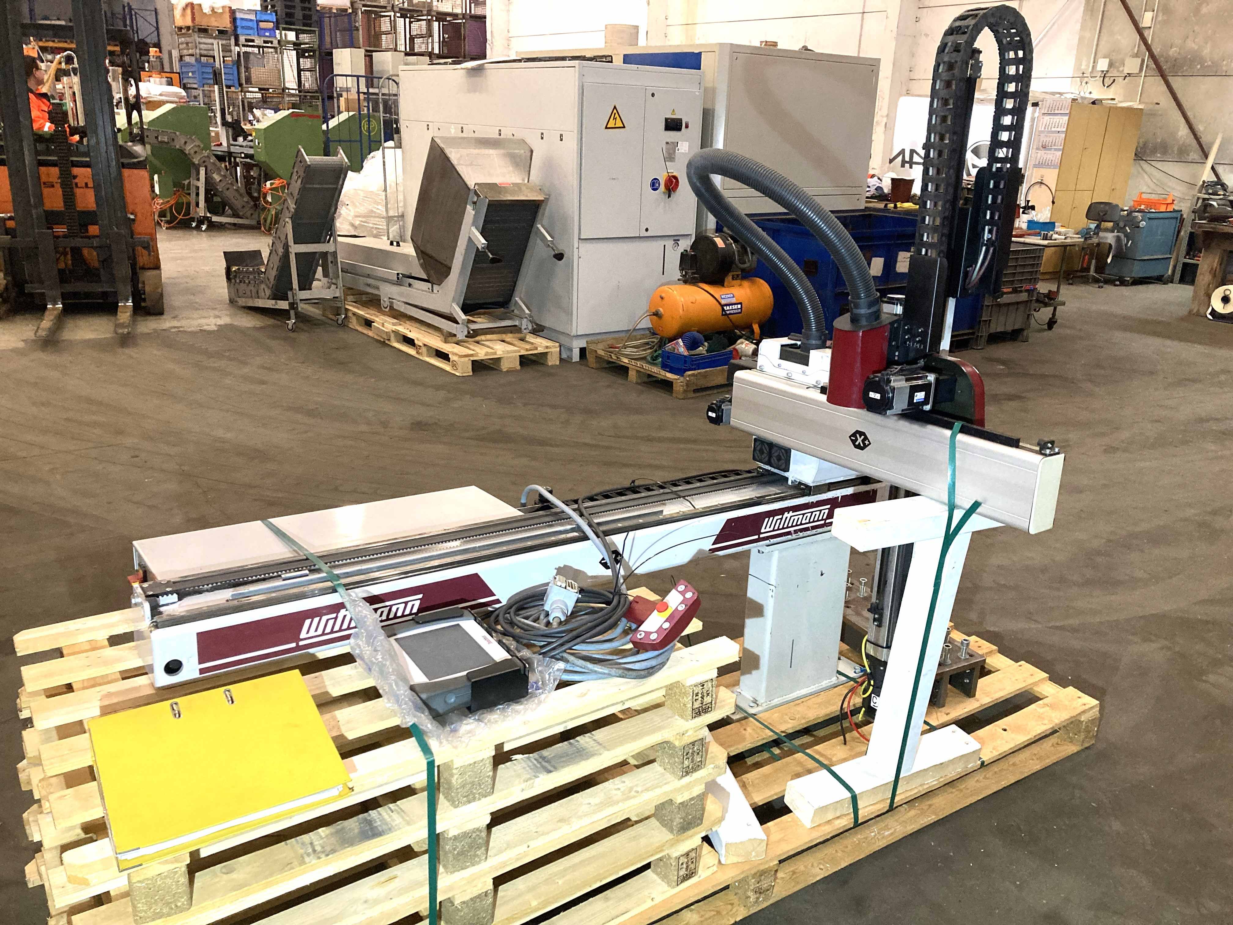 Wittmann W811   X= 420mm Y= 1000mm Z= 1500mm  + C  Bj. 2010